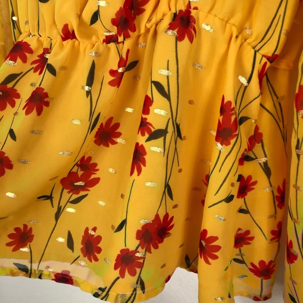 LULUS Raelyn Peplum Floral Blouse Size L - Picture 6 of 12
